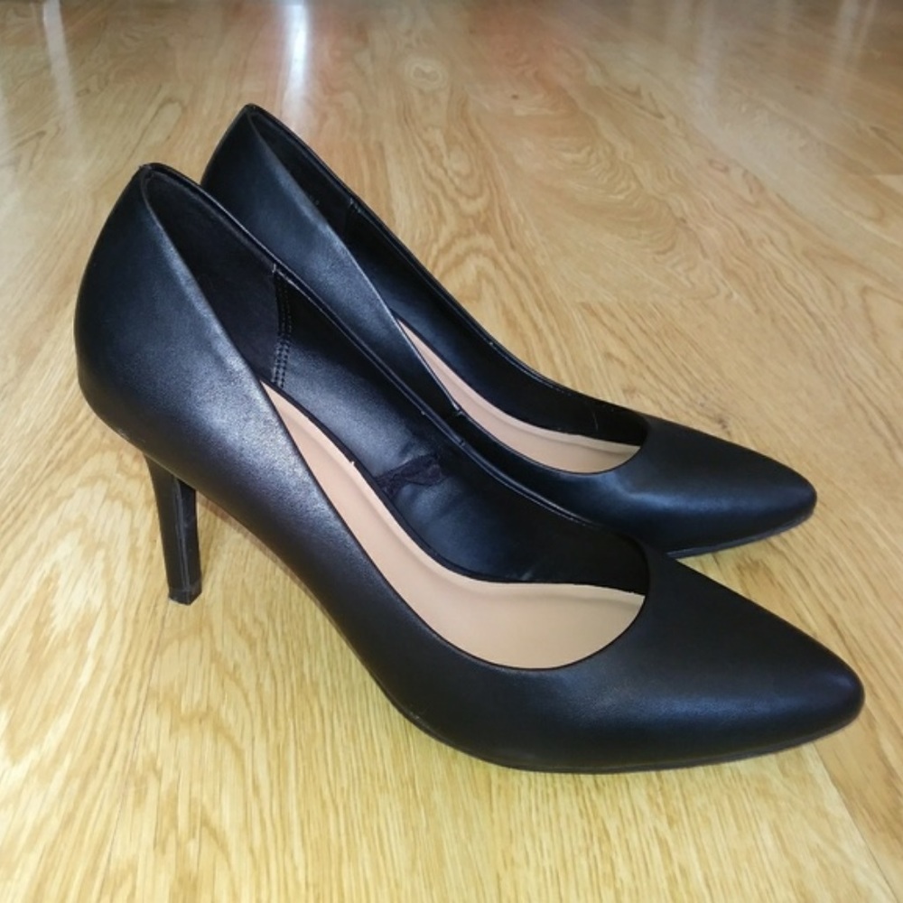 Merona Black pumps